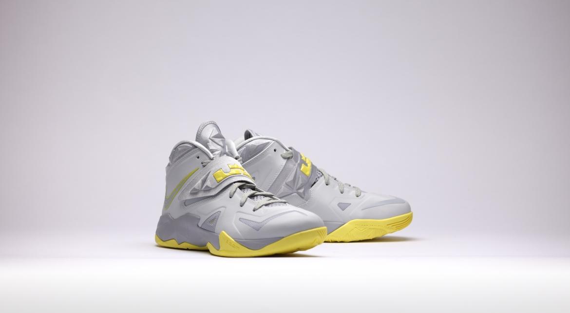 Lebron soldier hot sale 7 grey